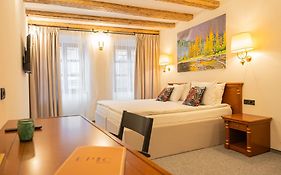Epic Rooms
